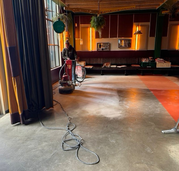 Beton schuren restaurant in Amsterdam