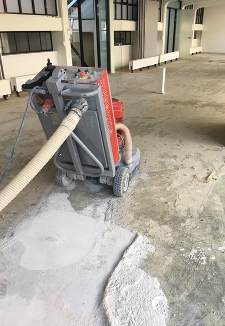 Beton lijmresten schuren