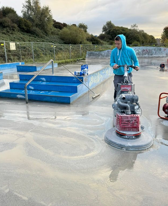 Beton schuren van sportlocaties & buitenruimtes