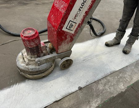 Betonvloer opslagruimtes schuren