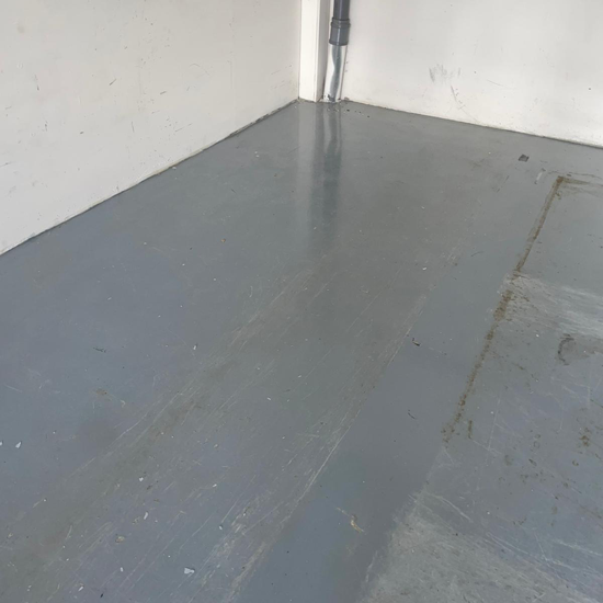 Oude coatings beton schuren en verwijderen