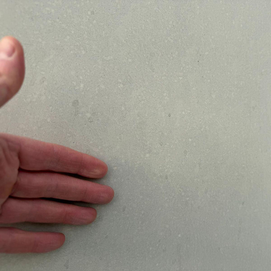 Vóór het schuren van prefab betonelementen